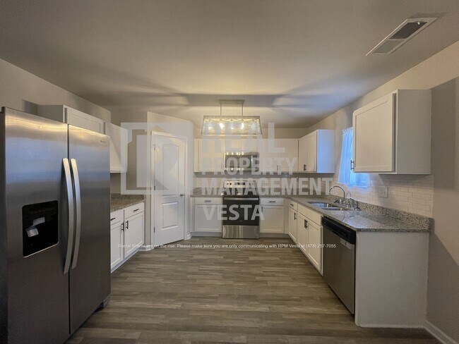 Foto del edificio - Spacious Four Bedroom Home in South Macon