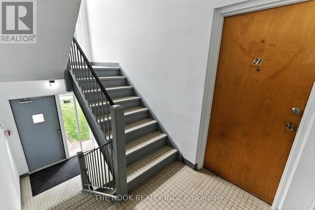 Building Photo - 106-106 Cromwell Ave