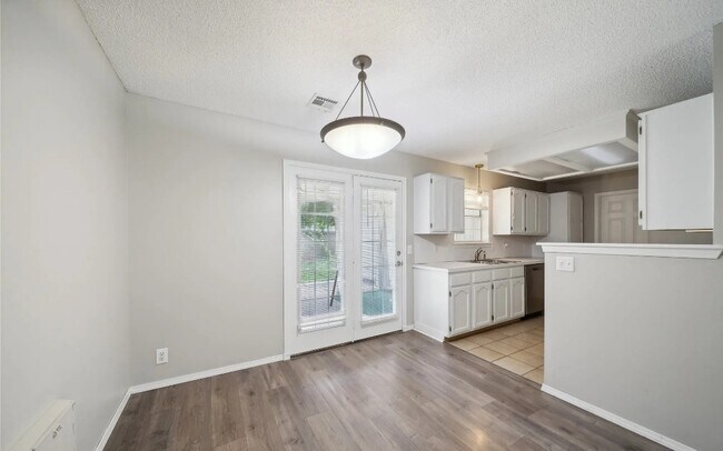 Foto del edificio - 6217 S Elm Ave