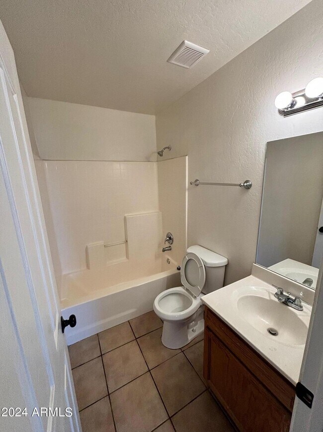 Building Photo - 3610 N Estrella Rd