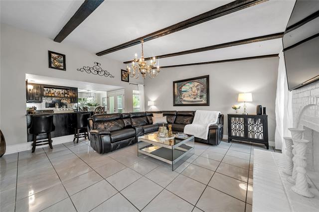 Foto del edificio - 6401 Glenmoor Dr