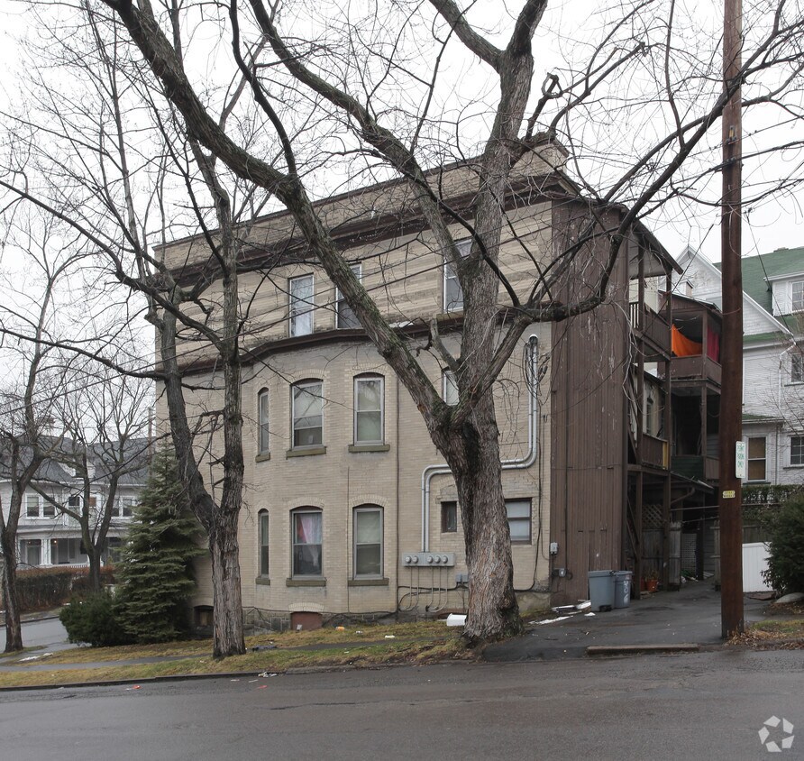 Foto del edificio - 302-306 Wheeler Ave