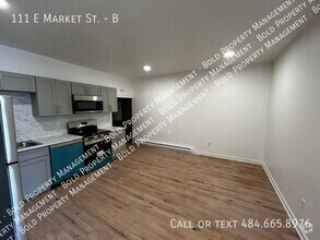 Building Photo - 111 E Market St