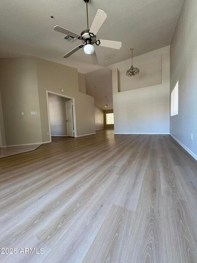 Foto del edificio - 8947 E Palm Ridge Dr