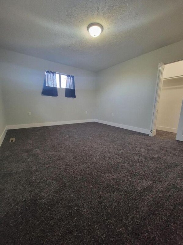 Foto del edificio - 247 Redbud St