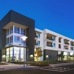 Foto principal - 915 E Katella Ave