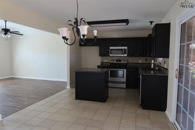 Foto del edificio - 5104 Untalan St