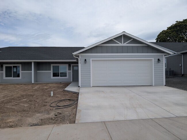 Building Photo - Glacier Duplex