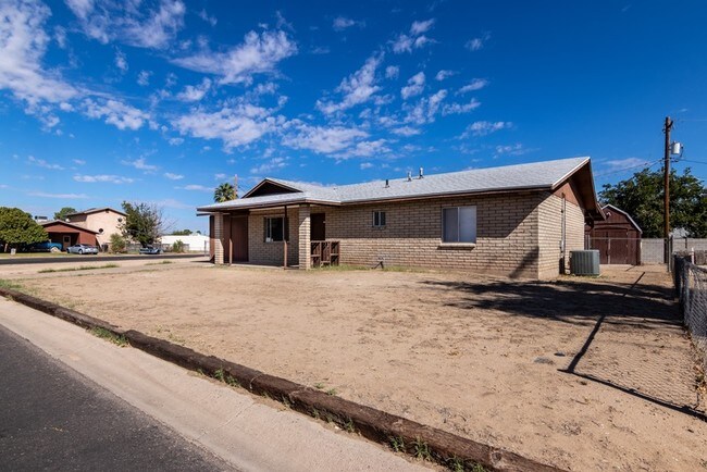 Building Photo - 1114 W El Paso Blvd
