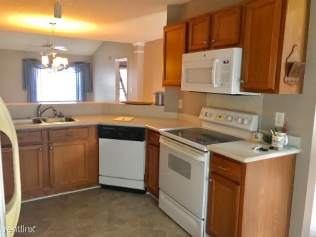 Building Photo - 2 br, 2 bath Apartment - 204 DuPont Way
