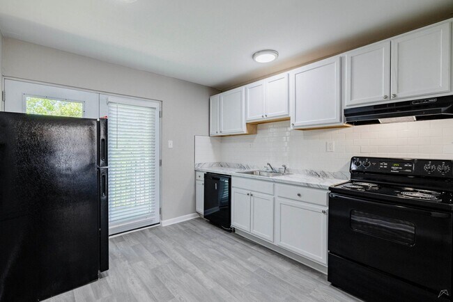 Building Photo - Premium 2 Bedroom Apartments in Atlanta, GA | 750 Sq Ft Upgraded Floor Plan at Monteleone Apartments