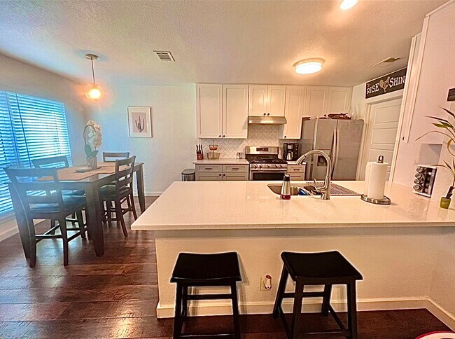 Foto del edificio - 303 Craigmont Dr