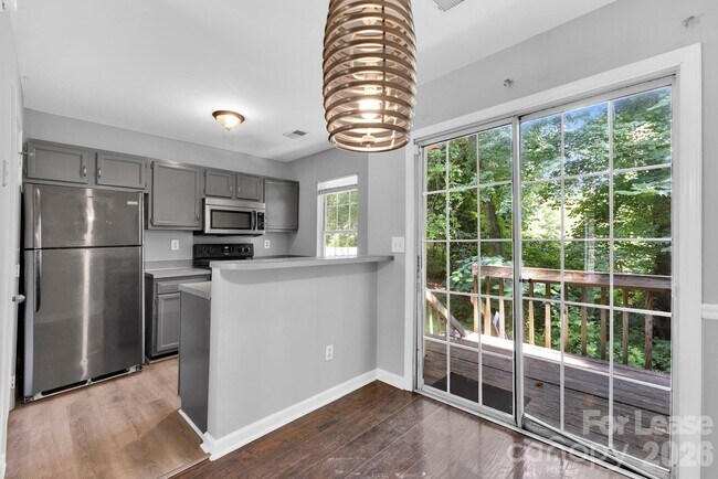 Foto del edificio - 6315 Windsor Gate Ln