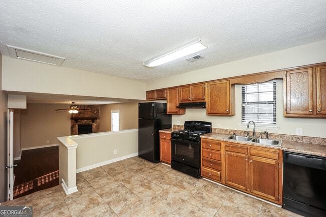 Foto del edificio - 284 Independence Dr