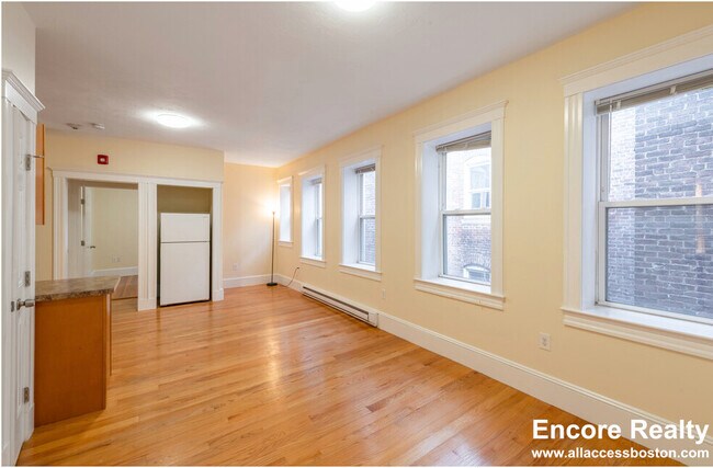 Foto del edificio - 887 Huntington Ave