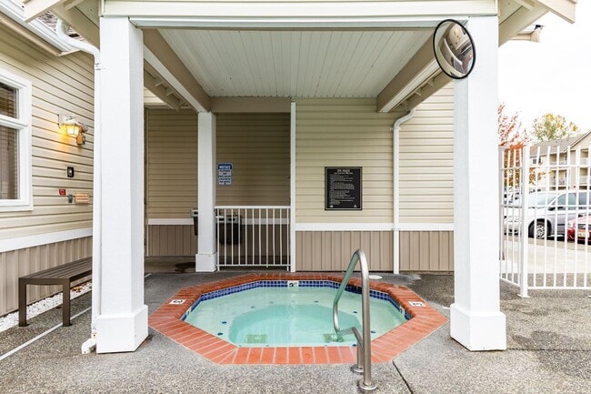 Building Photo - Regency Park