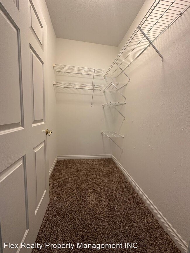 Foto del edificio - 3 br, 2 bath House - 6445 TRIPLE CROWN LANE