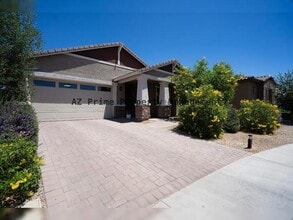 Building Photo - 4607 S 111th Dr