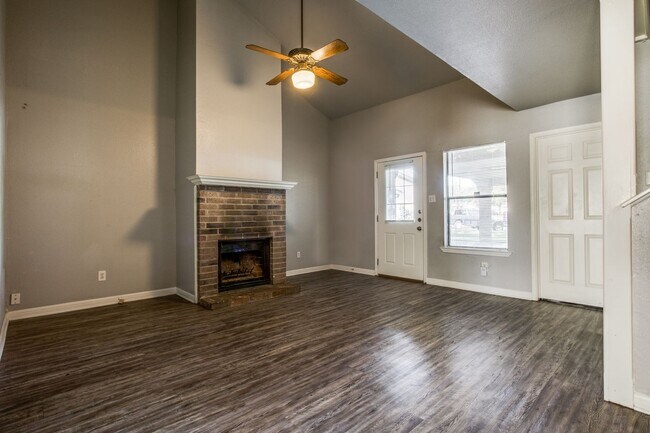 Building Photo - 106 Verna Spur