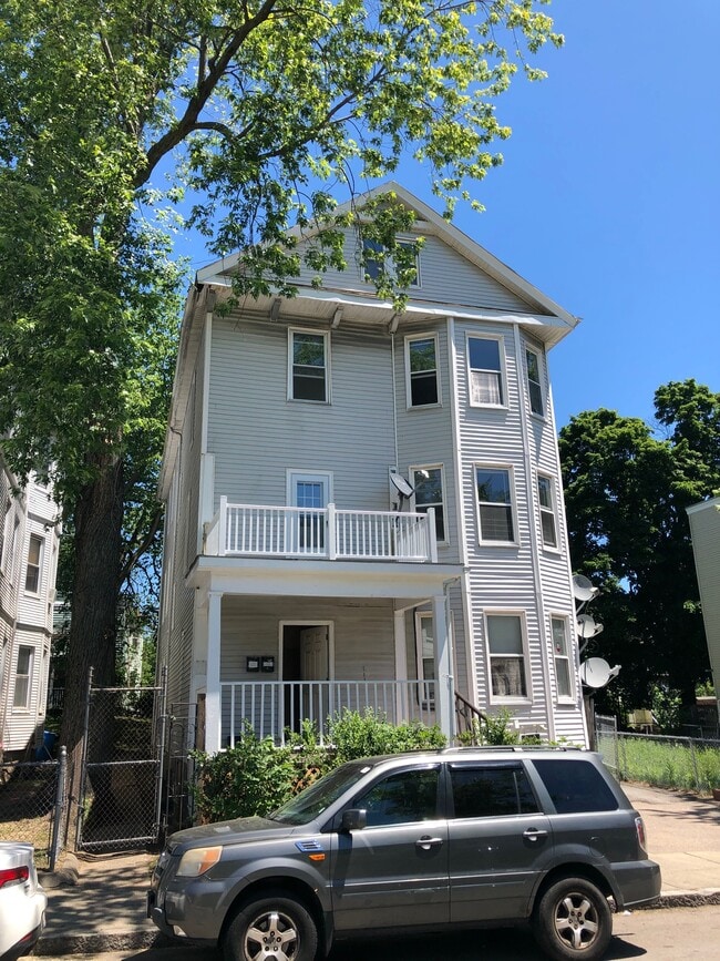 Building Photo - 154 Stanwood St
