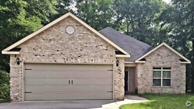 Building Photo - 102 Village Walk