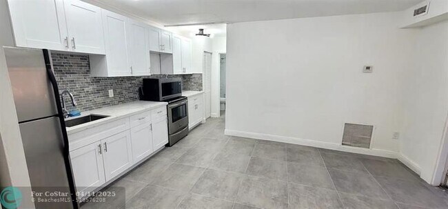Foto del edificio - 308 NW 2nd Ave