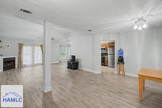 Building Photo - 10179 GA-196