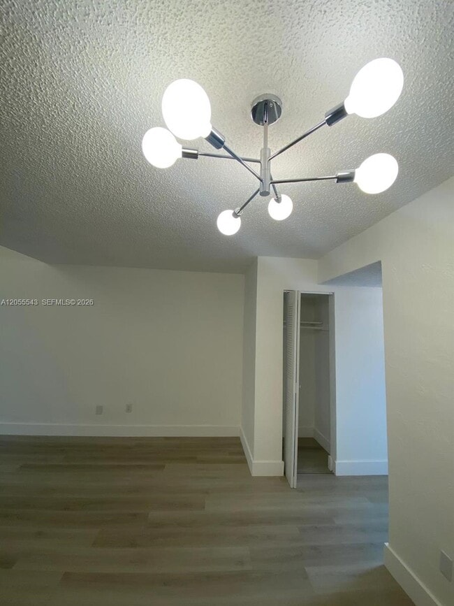 Building Photo - 10901 N Kendall Dr