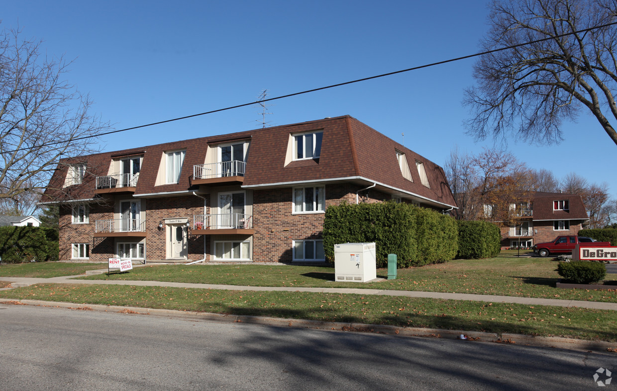 DeGroff Apartments - Apartments in Grand Ledge, MI | Apartments.com