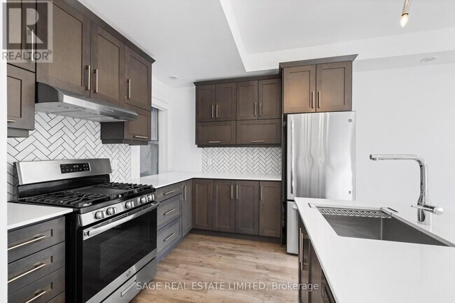 Photo du bâtiment - 1-31 Lansdowne Ave