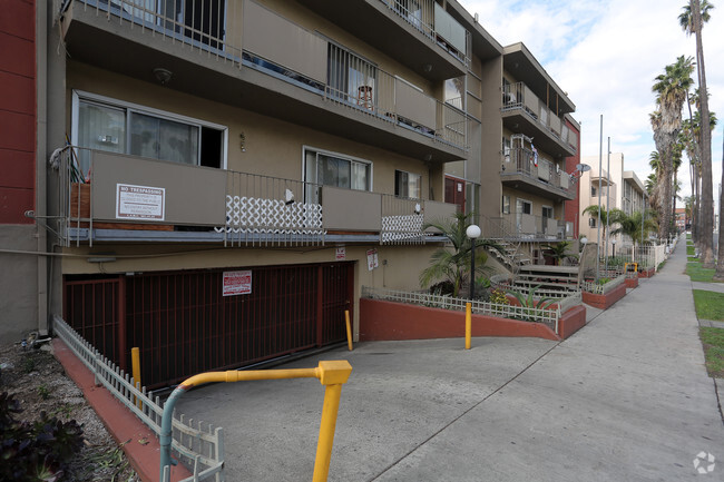 Building Photo - Silver Towers Apartments