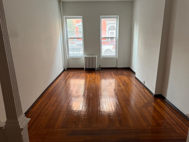 Building Photo - 546 46th St