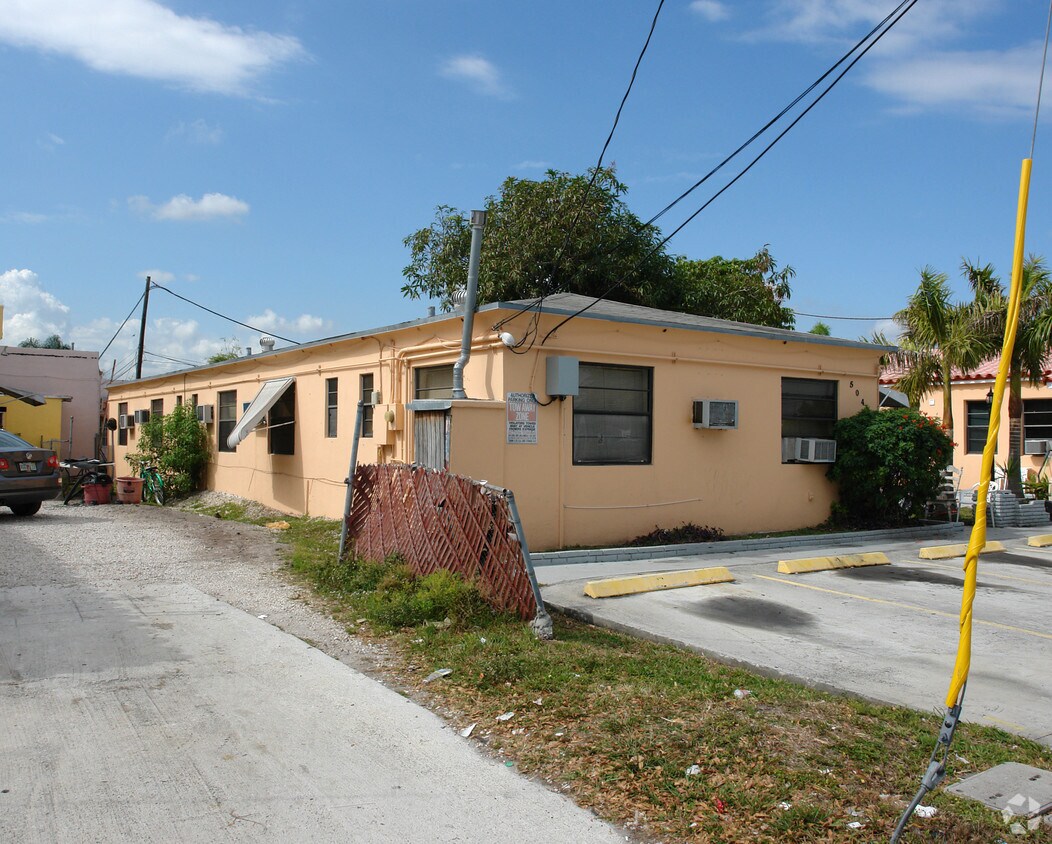 Foto del edificio - 504 NE 3rd St