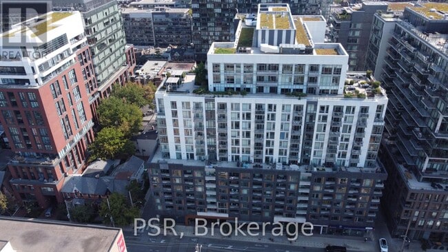 Building Photo - 525 Adelaide St W