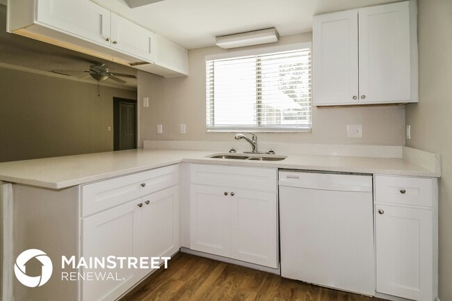 Foto del edificio - 1333 Sterling Oaks Dr