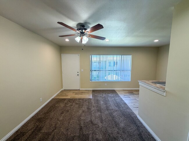 Foto del edificio - 2227 E Westport Dr