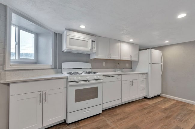 Building Photo - 4645 Newland St