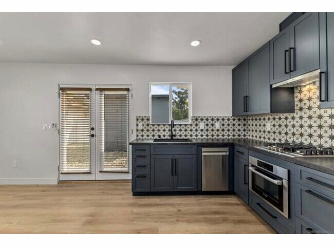 Foto del edificio - 3193 Juniper St