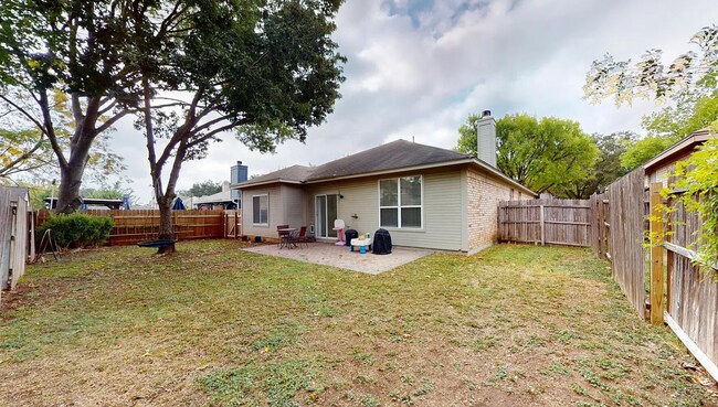 Building Photo - Adorable 1 story 4 bedroom 2 Bath with 2 car garage