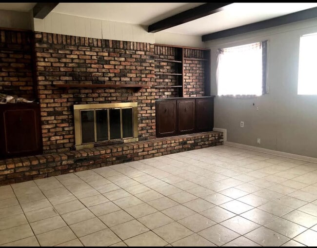 Building Photo - 790 Kimberlin Dr N