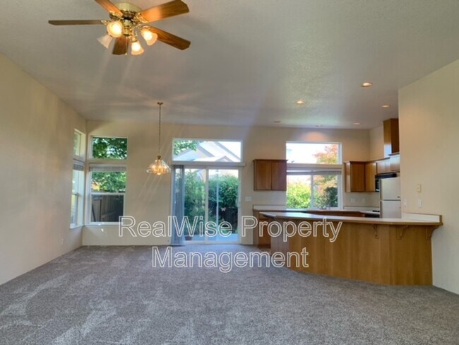Foto del edificio - 2226 Blue Heron Ct