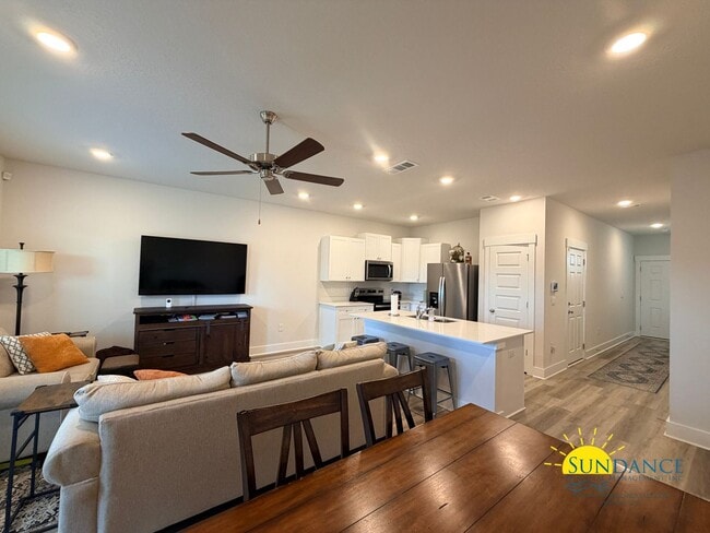 Building Photo - Beautiful 2 Story Townhouse in Milton – Close to Schools, Shopping & NAS Whiting Field!