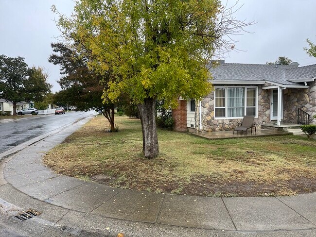 Building Photo - 5641 Velma Way