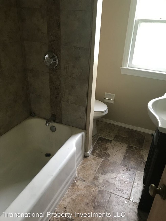 Foto del edificio - 5213 Catherine St