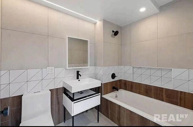 Building Photo - 2 bedroom in New York NY 10027