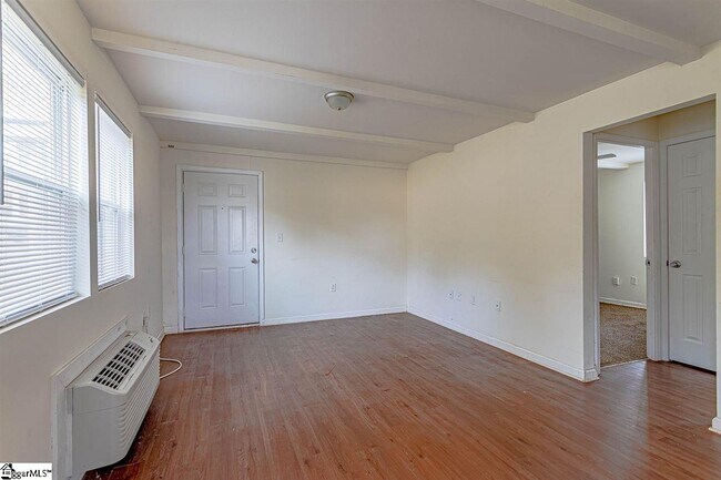 Building Photo - 201 Chandler Dr