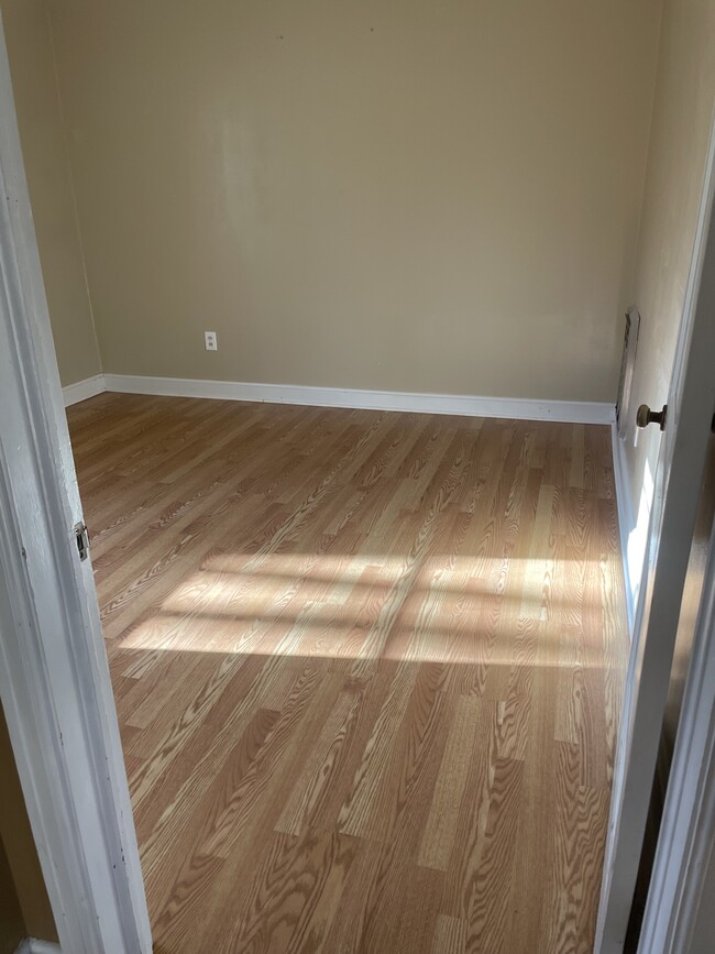 Foto del edificio - 200 Red Oak Dr