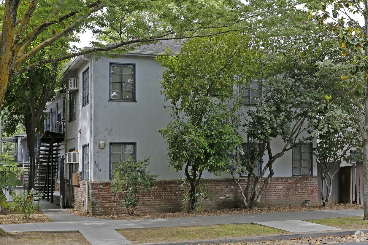 Foto principal - 2216 H St