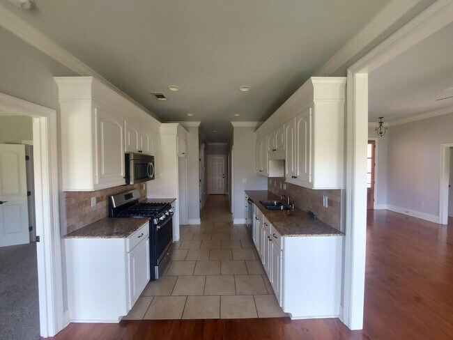 Building Photo - ****JUST REDUCED****Be ready to be wowed!