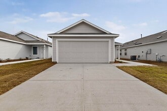 Building Photo - 2921 Hearts Trl